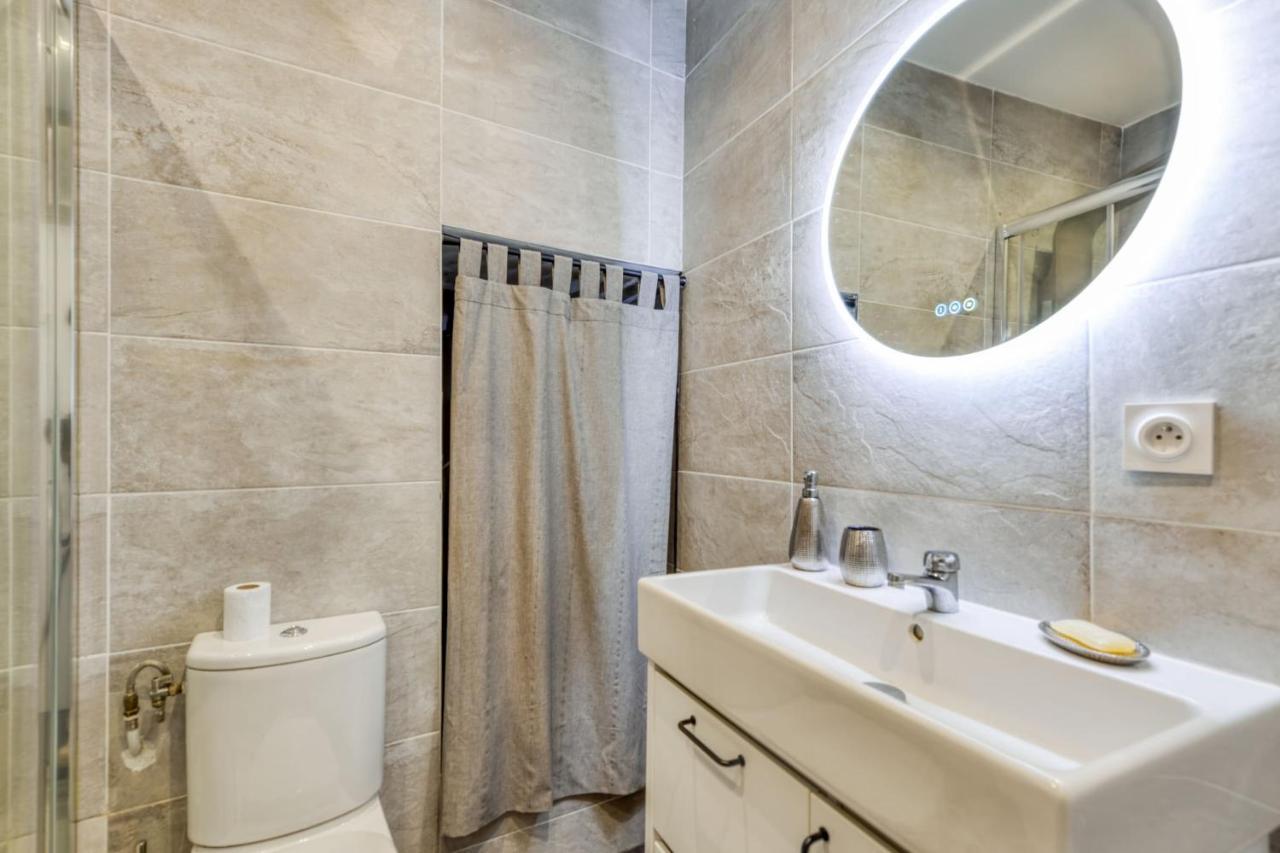 Wonderful In The Heart Of The Old Town - - Welkeys *