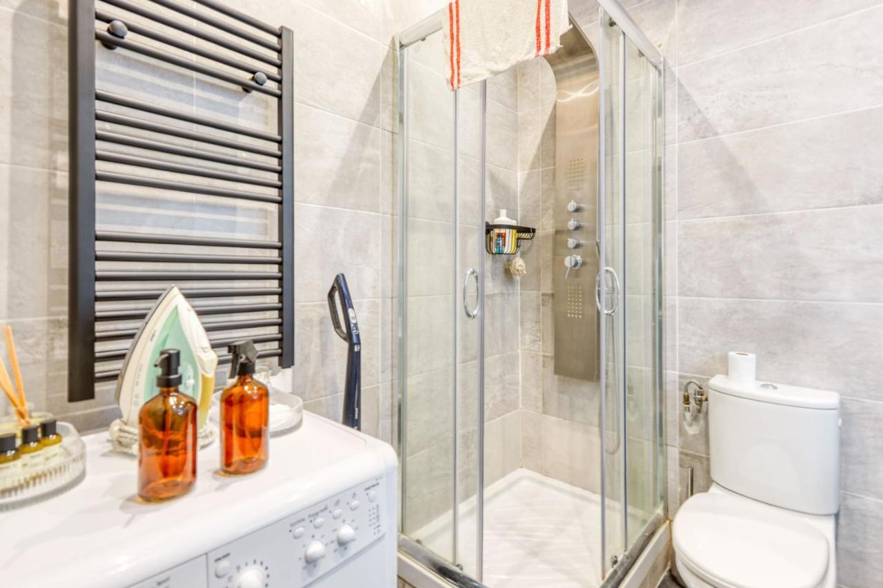 Wonderful In The Heart Of The Old Town - - Welkeys Appartement